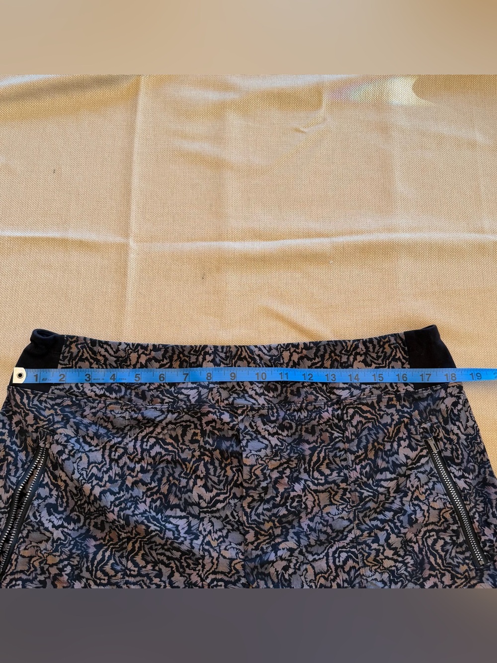 Athleta Trekkie shorts Black and Mauve Patterned Athletic Shorts Size 16 - Picture 7 of 8